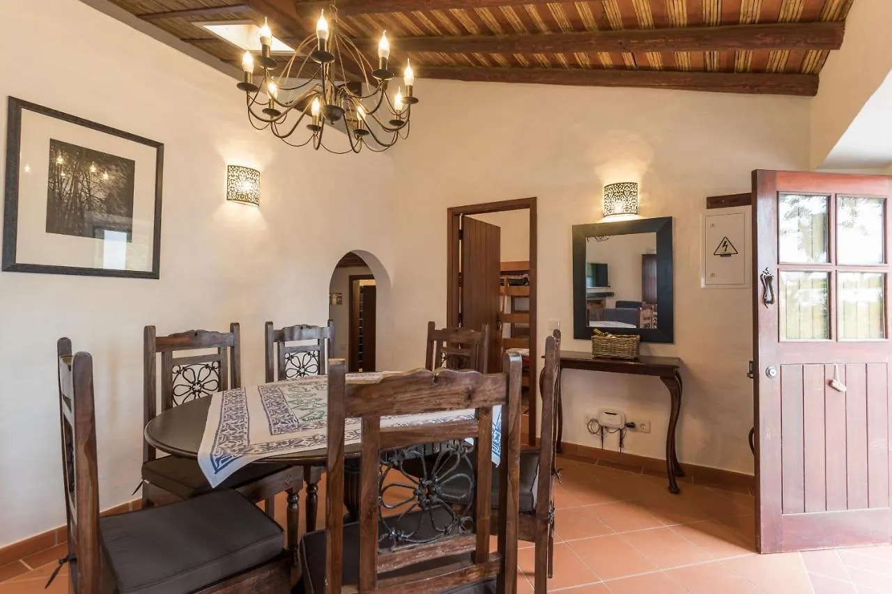 Holiday home Casas Da Capela Do Monte, Country Houses Portugal