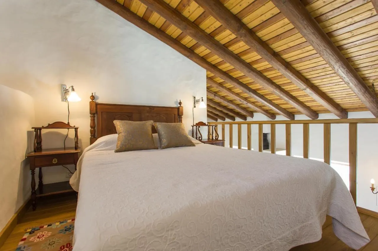 Holiday home Casas Da Capela Do Monte, Country Houses Portugal
